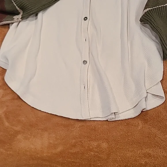 Chic Lucky Brand Cardigan with Camouflage and Purple Accents Size small - Picture 7 of 8